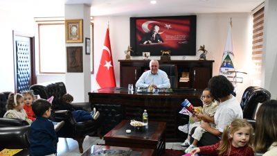 Artvin Belediyesi Gündüz Çocuk Bakımevi öğrencileri, Belediyemiz önünde düzenlenen 3.