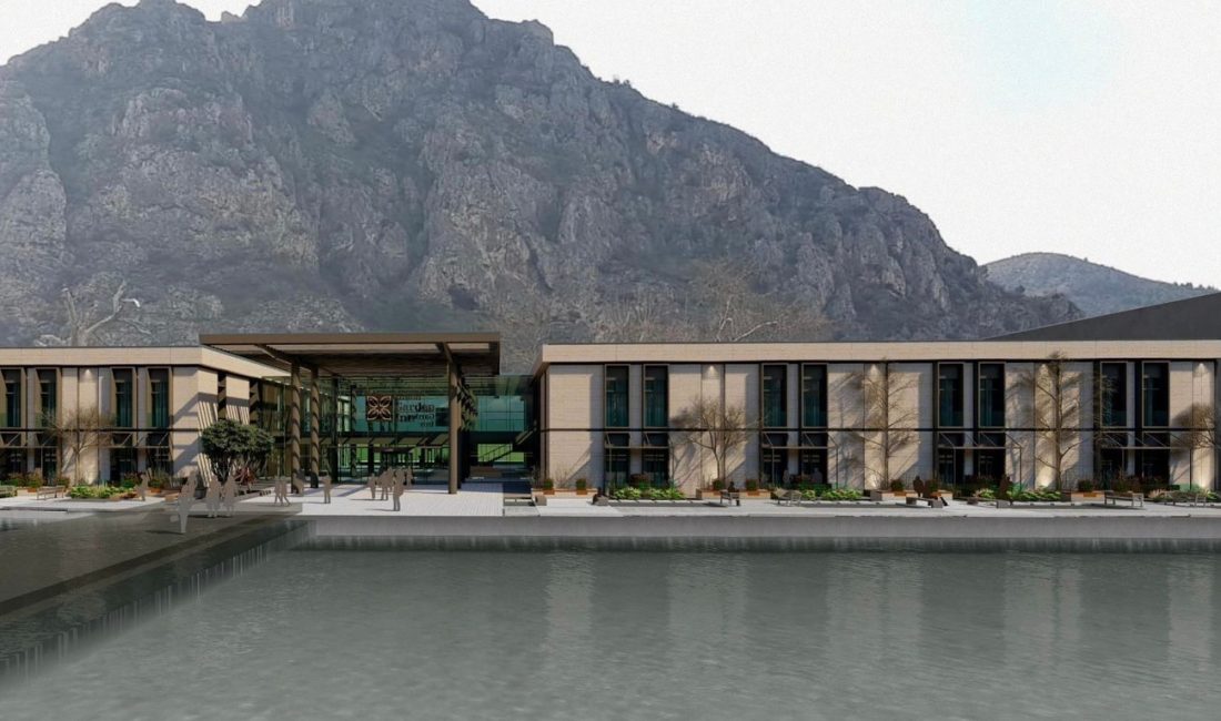 Amasya şehir merkezinde uzun zamandır tamamlanması beklenen otel projesiyle ilgili