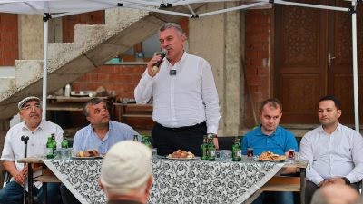 Bulancak Belediye Başkanı Necmi Sıbıç, Arifli Mahallesi’nde vatandaşlarla bir araya