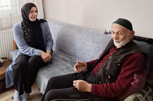 Belediye, sosyal belediyecilik çalışmaları kapsamında, yaşlı vatandaşların yaşam kalitesini artırmaya