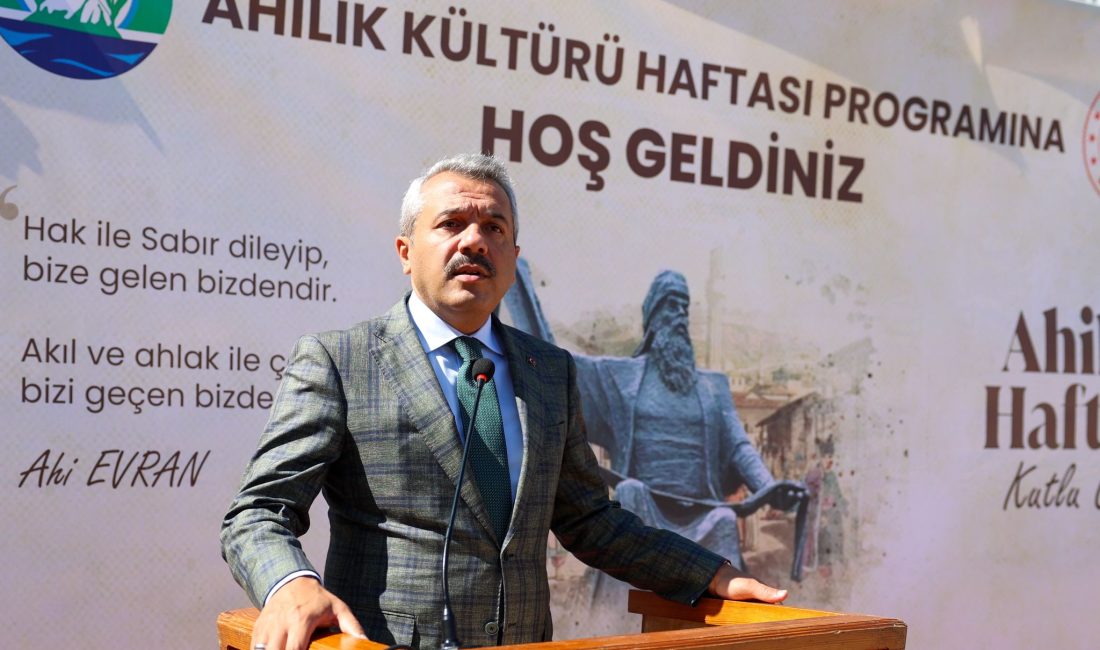 Rize Borsa İstanbul Mesleki ve Teknik Anadolu Lisesi bahçesinde 38.