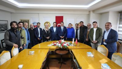 Çeşitli programlar için Erzurum’a giden Bakan Tekin, beraberindeki Erzurum Valisi