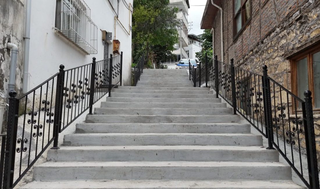 Altınordu Belediyesi, Aziziye Mahallesi Kumlualan Sokak’ta vatandaşların can güvenliğini tehlikeye