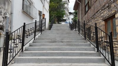 Altınordu Belediyesi, Aziziye Mahallesi Kumlualan Sokak’ta vatandaşların can güvenliğini tehlikeye