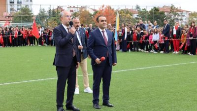 Zile’de 29 Ekim Cumhuriyet Bayramı kutlamaları, ilçe stadyumunda düzenlenen törenle