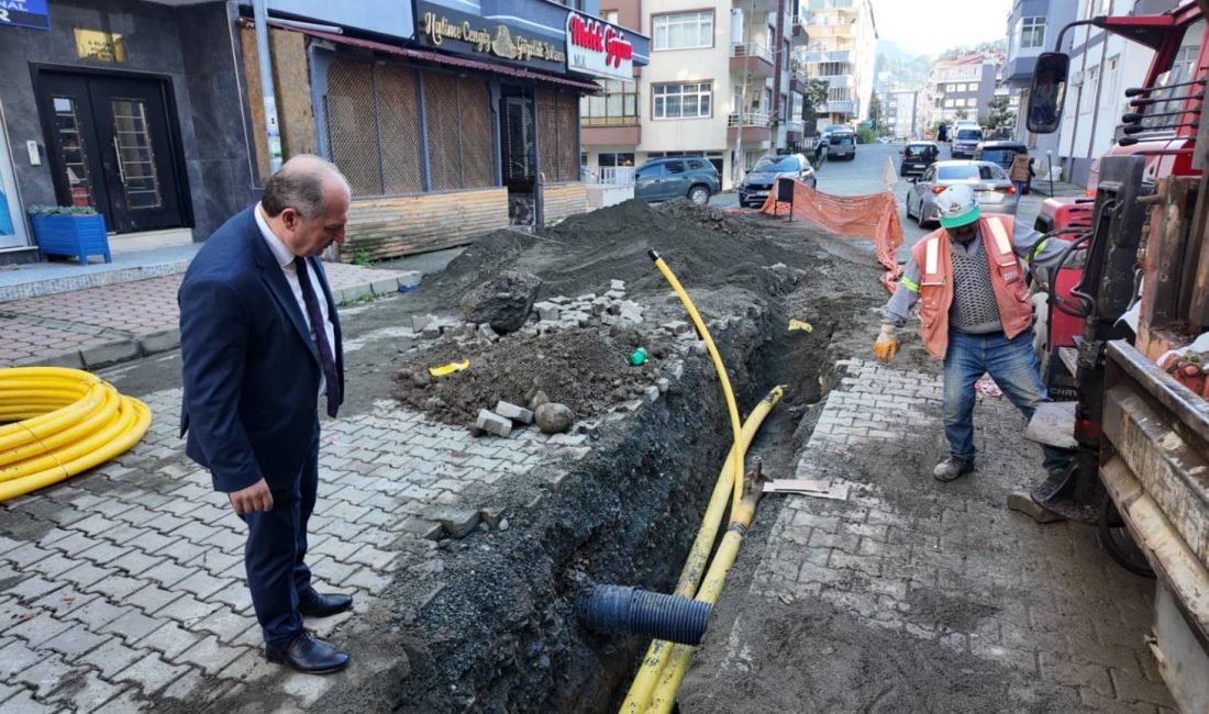 Başkan Ataselim’den Saha İncelemeleri Arhavi Belediye Başkanı Turgay Ataselim, ilçe genelinde devam eden altyapı