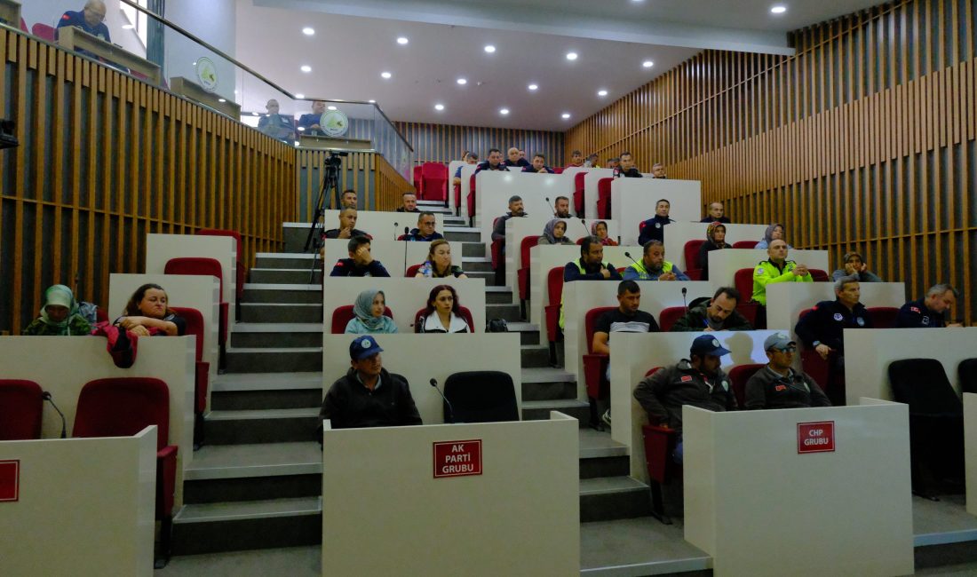 Personel trafik güvenliği konusunda bilgilendirildi Bolu Belediyesi personellerine Bolu İl Emniyet Müdürlüğü’ne bağlı Trafik Tescil