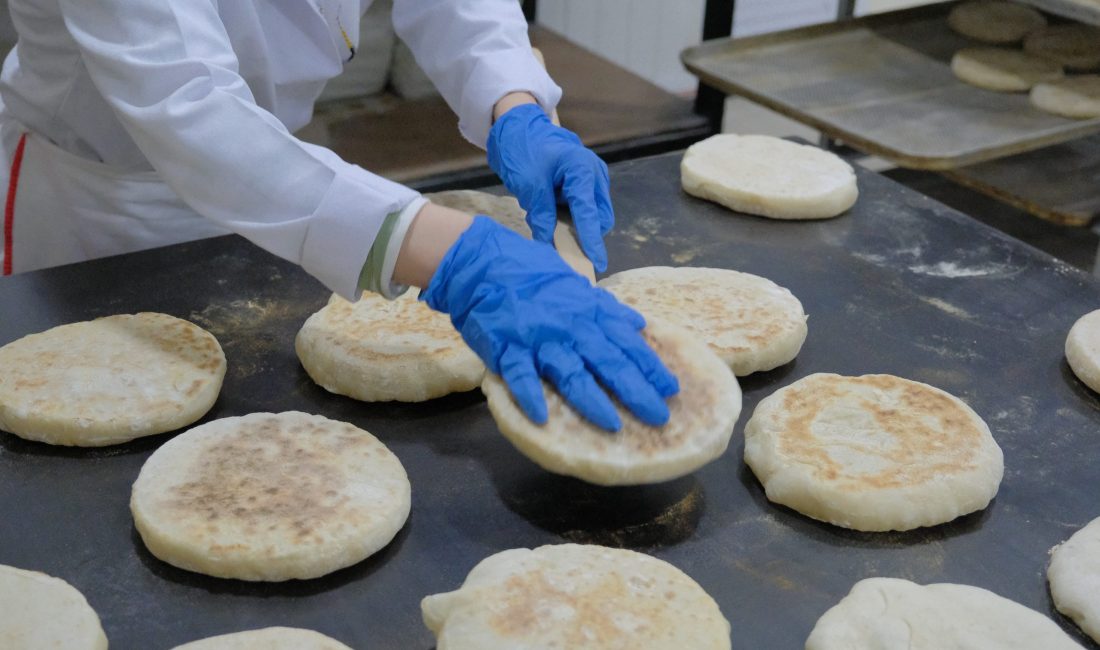 Bolu Belediyesi Halk Ekmek Fırını vatandaşların talebi üzerine bazlama üretimine