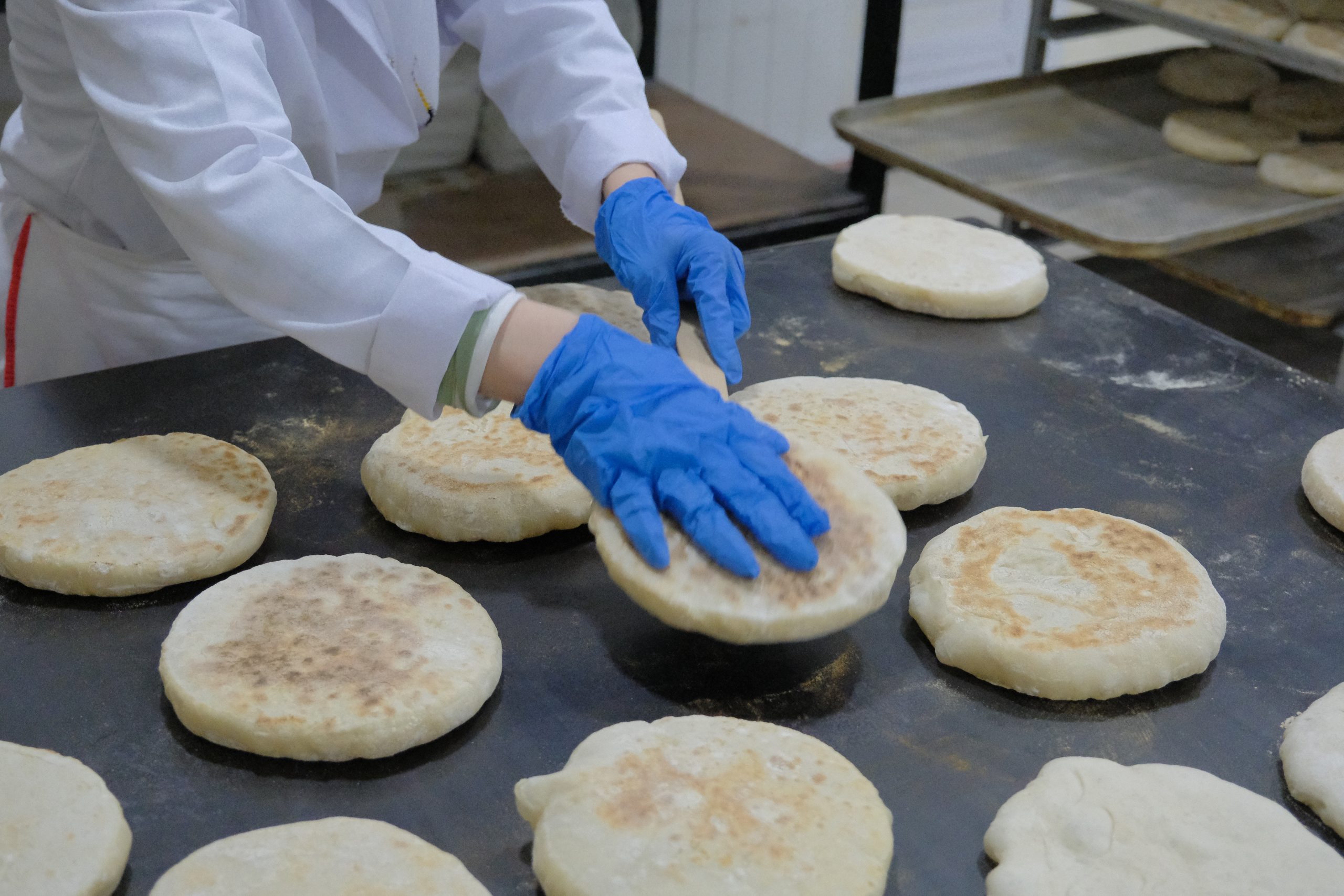 Bolu Belediyesi Halk Ekmek Fırını vatandaşların talebi üzerine bazlama üretimine