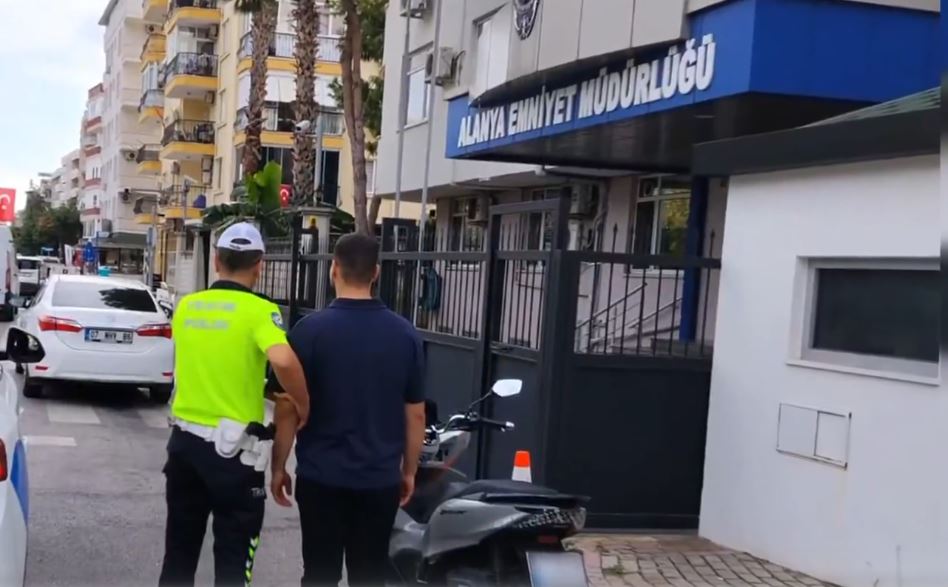 İçişleri Bakanı Ali Yerlikaya, “Yeni Trafik Kanunu Teklifi” kapsamında trafikte