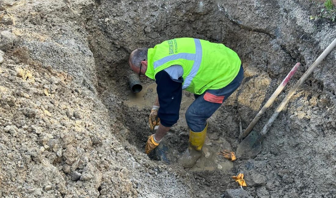 Su Hattı Arızasına Hızlı Müdahale Bartın’ın Gölbucağı Mahallesi Eski Sokak’ta ana su hattında meydana gelen