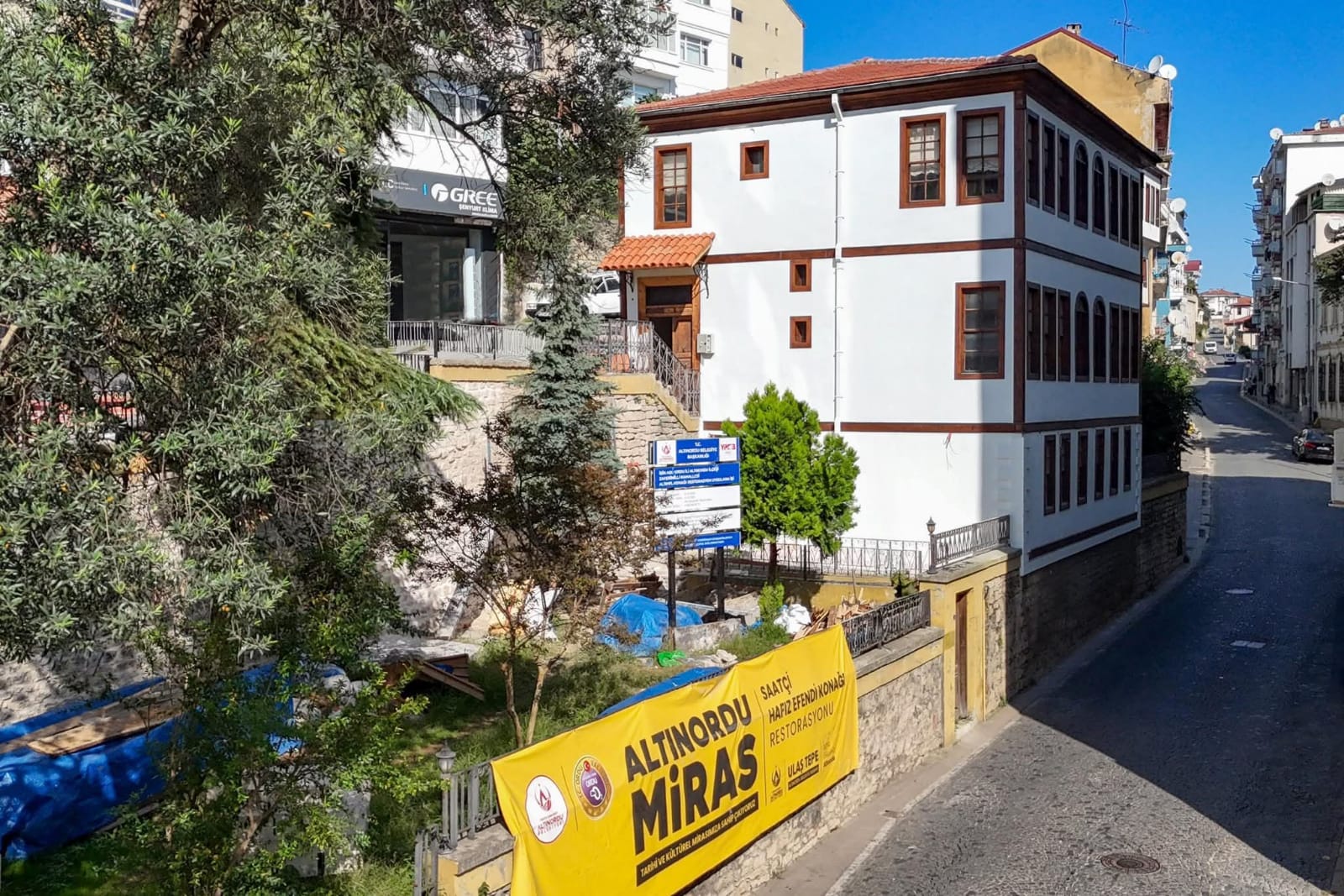 Altınordu Belediyesi, halk arasında ‘Altınel Konağı’ olarak bilinen ve uzun