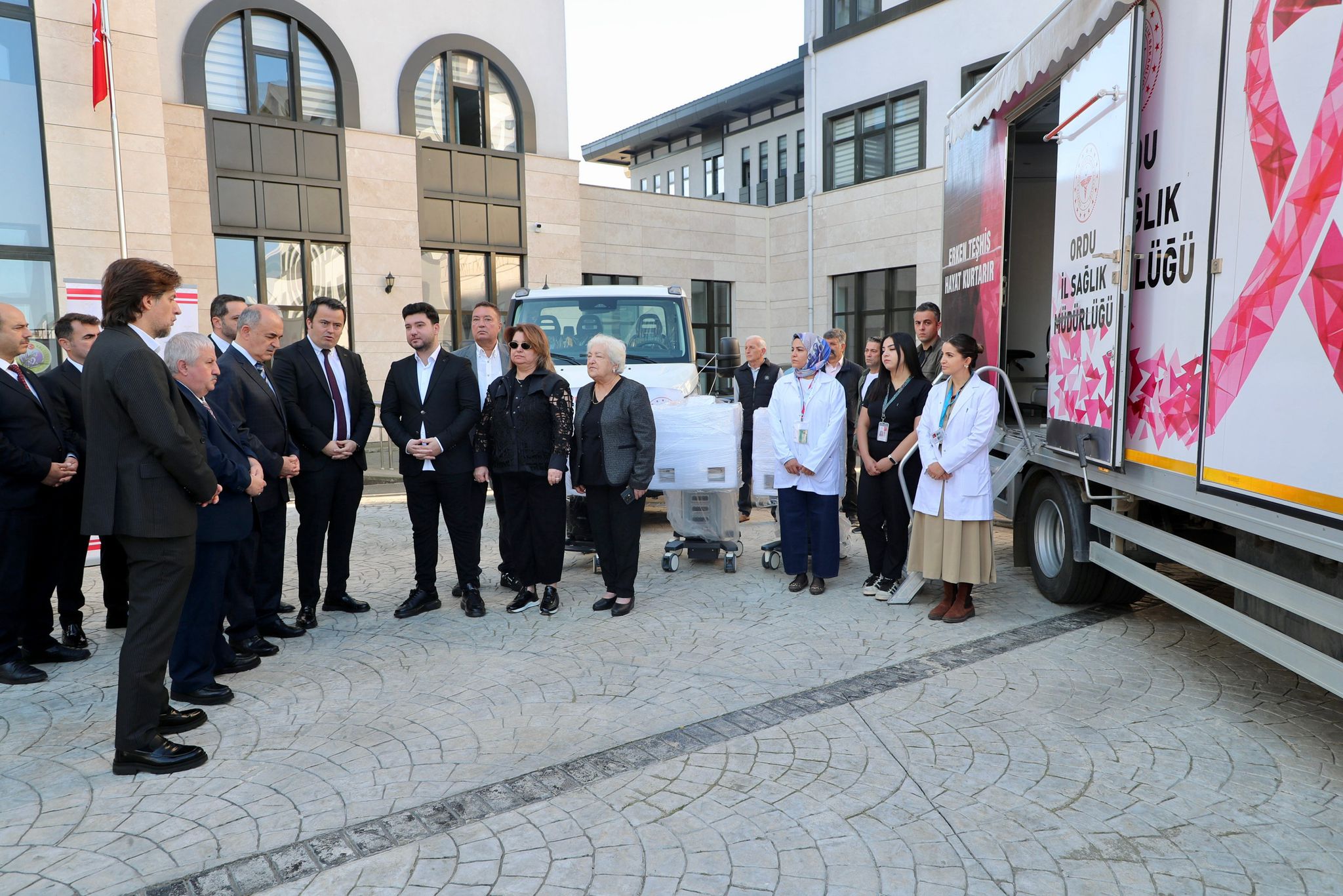 Fatsa ve Altınordu ilçesinde ticari faaliyetlerini sürdüren hayırsever Paycı ailesi,