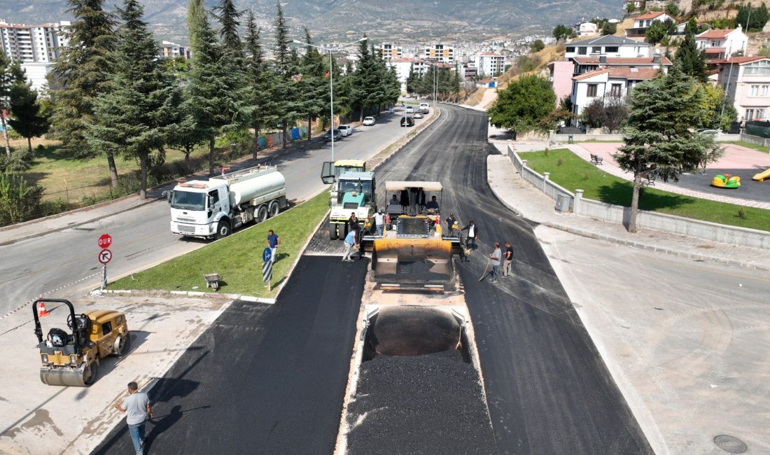 Tokat Belediyesi tarafından Bedestenlioğlu Mahallesi’nde yürütülen altyapı, kaldırım ve yol