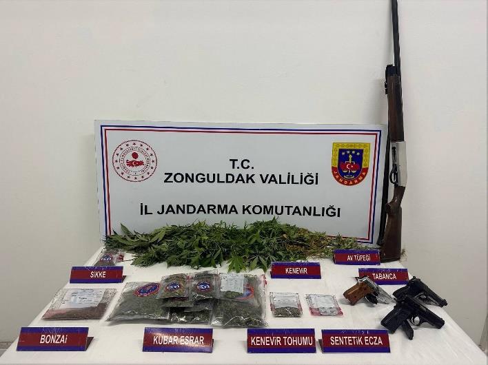 Zonguldak İl Jandarma Komutanlığı Narkotik Operasyonu Gerçekleştirdi Zonguldak İl Jandarma Komutanlığı ekiplerince, Narkotik Suçlarla Mücadele kapsamında, 21