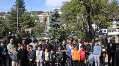 Gerede Belediye Başkanı Mustafa Allar, Yaz Kur’an Kursu kapsamında öğrencilere