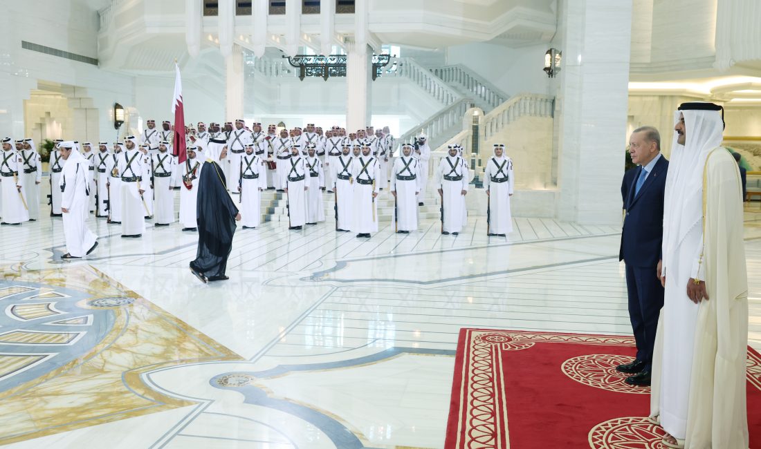 Cumhurbaşkanı Recep Tayyip Erdoğan, Katar’ı resmî ziyareti kapsamında Katar Emiri