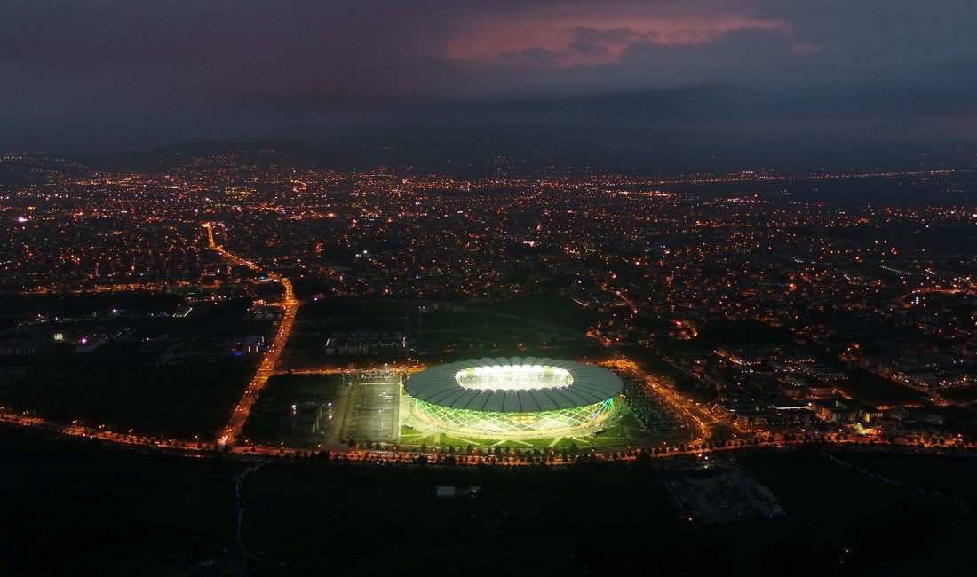“Sakarya güçlü birliktelik ortaya koyduğunda Sakaryaspor çok daha güçlü olur” Sakaryaspor’un üst üste aldığı galibiyetlerin ardından şehirde güzel bir hava