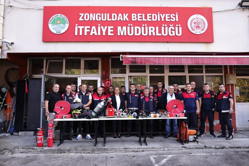 İtfaiye Haftası kapsamında Zonguldak Belediyesi Başkan Yardımcısı Hatice Alın ve