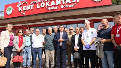 Belediye Başkanı Tahsin Erdem, Kent Lokantası’nı ziyaret ederek vatandaşlarla bir
