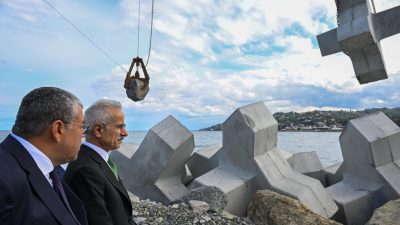 Ulaştırma ve Altyapı Bakanı Abdulkadir Uraloğlu, Rize’de yapımı devam eden