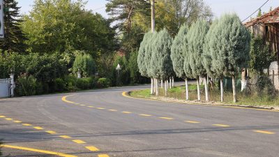 Büyükşehir Belediyesi, asfalt ve yol yapım mesaisi kapsamında Akyazı Düzyazı,