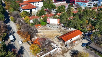 Belediye Başkanı Özkan Çetinkaya, Yenişehir Açık Hava Sineması’nda devam eden