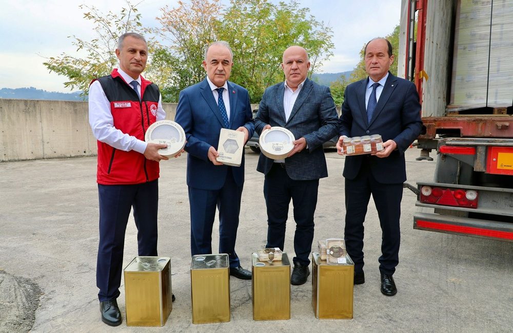 Ordu’dan İngiltere’ye Bal İhracatı Yapıldı Ordu Arıcılık Araştırma Enstitüsü Müdürlüğünde düzenlenen programla İngiltere’ye 8 ton