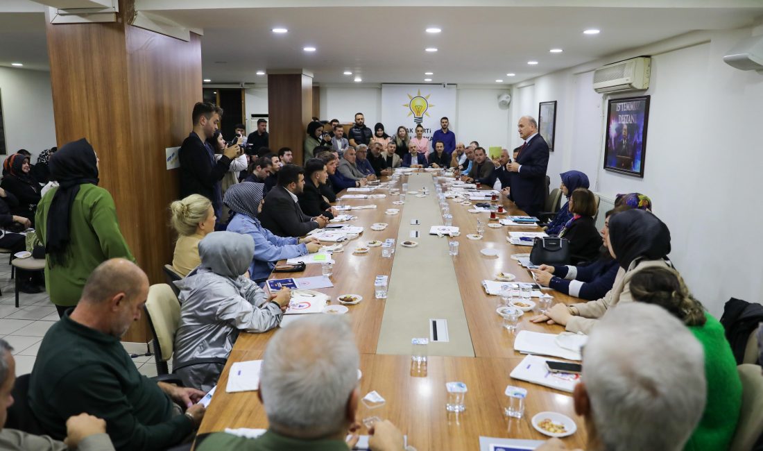 Biz Bir Medeniyeti İnşa Ve İhya Etmek İçin Çalışıyoruz Düzce Belediye Başkanı Dr. Faruk Özlü, AK Parti il yönetim