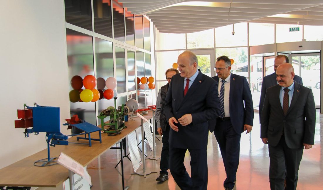 Düzce’de Bilim Şenliği Düzce Bilim Merkezi, 18-22 Kasım tarihleri arasında düzenlenen Bilim Şenliği