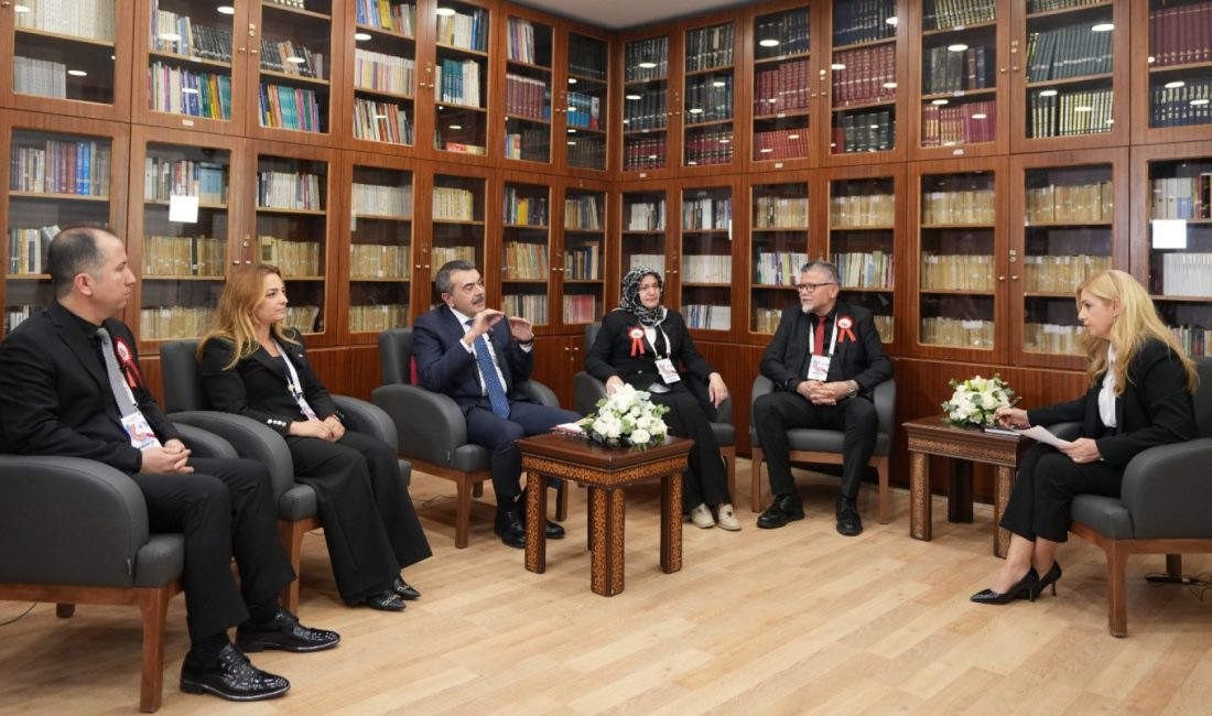 Bakan Tekin, Cnn Türk Canlı Yayınında Soruları Yanıtladı Millî Eğitim Bakanı Yusuf Tekin, CNN Türk canlı yayında eğitim