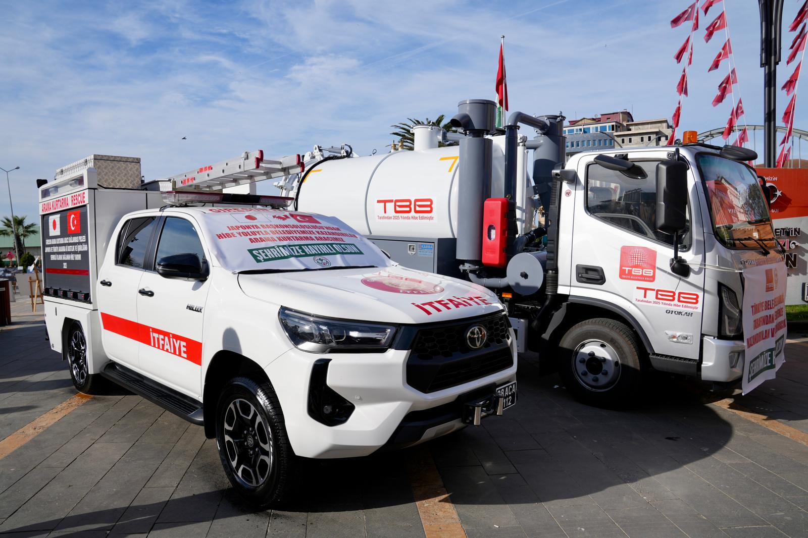 Türkiye Belediyeler Birliği Ve Japonya Başkonsolosluğu’ndan Giresun Belediyesi’ne Araç Desteği Belediyesi araç filosuna iki önemli destek daha eklendi. Türkiye Belediyeler