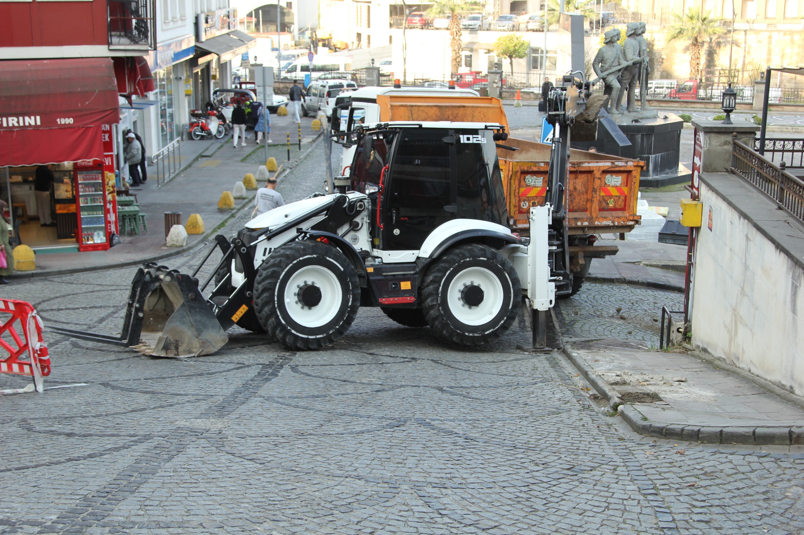 Kazancılar Yokuşu Projesi Başladı Giresun Belediyesi, tarihi dokusunu koruyarak modern bir görünüm kazandırmayı hedeflediği