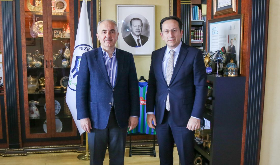 Rize Belediye Başkanı Rahmi Metin, Türk Havayolları (THY) Trabzon Bölge