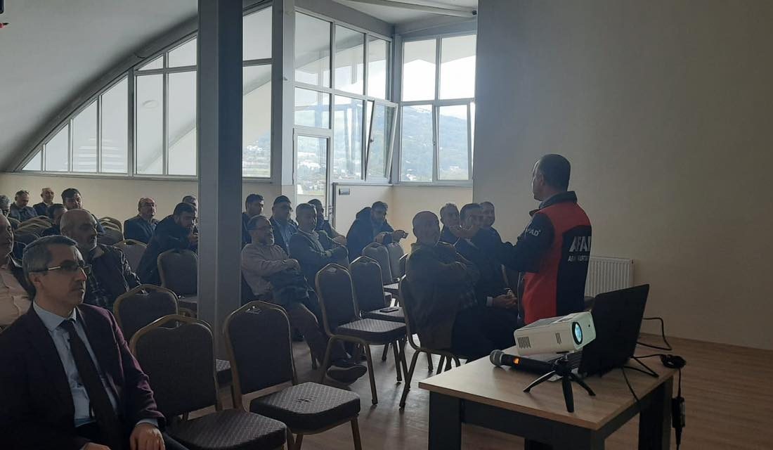 Sapanca Müftülüğü’nün aylık mutat toplantısı, yapımı tamamlanan Ahmet Yıldız Kur’an