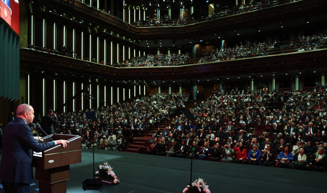 Cumhurbaşkanı Erdoğan: “Kadın ailenin de sosyal hayatın da kilit taşıdır” Cumhurbaşkanı Recep Tayyip Erdoğan, Beştepe Millet Kongre ve Kültür Merkezi’nde