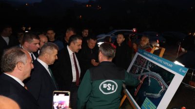 Arhavi’de DSİ tarafından yürütülen Kapisre Deresi taşkın koruma çalışmaları aralıksız