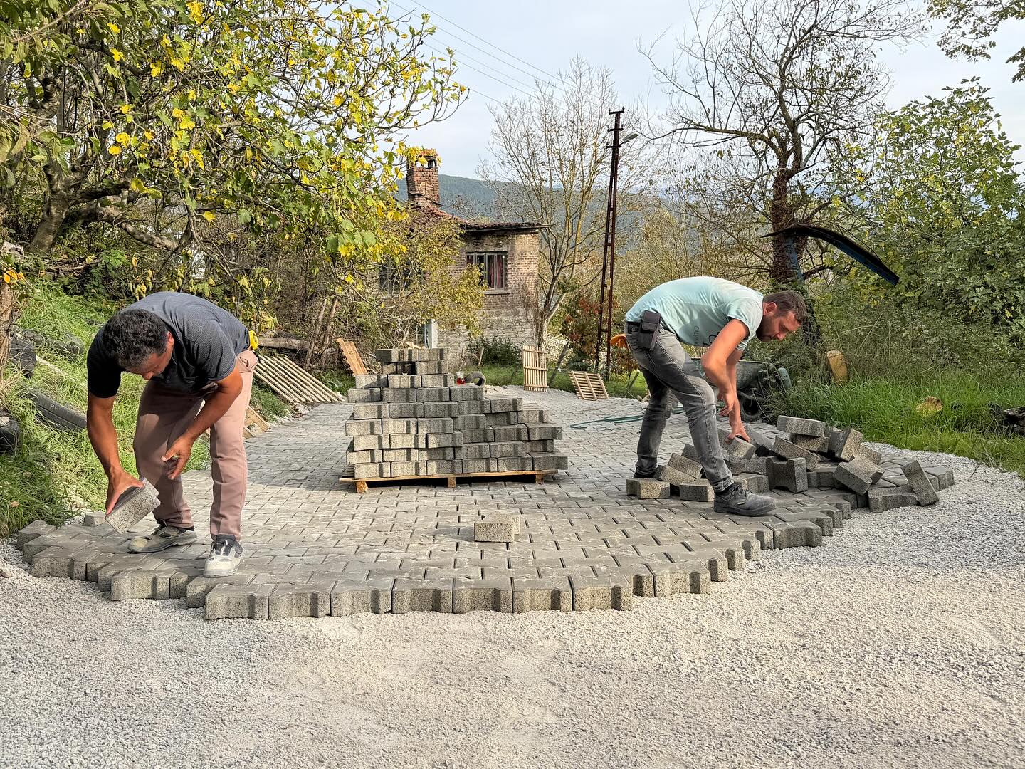 Bartın Belediyesi, Uzunöz Mahallesi’nde 3400 metrelik doğalgaz hattı çalışmalarının tamamlanmasının