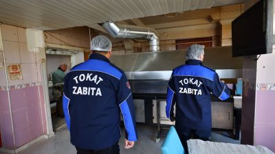 Tokat Belediyesi Zabıta Müdürlüğü ekipleri, halk sağlığını korumak amacıyla kent