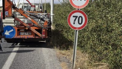 Ulaştırma ve Altyapı Bakanı Abdulkadir Uraloğlu, ülke genelinde karayollarında hız