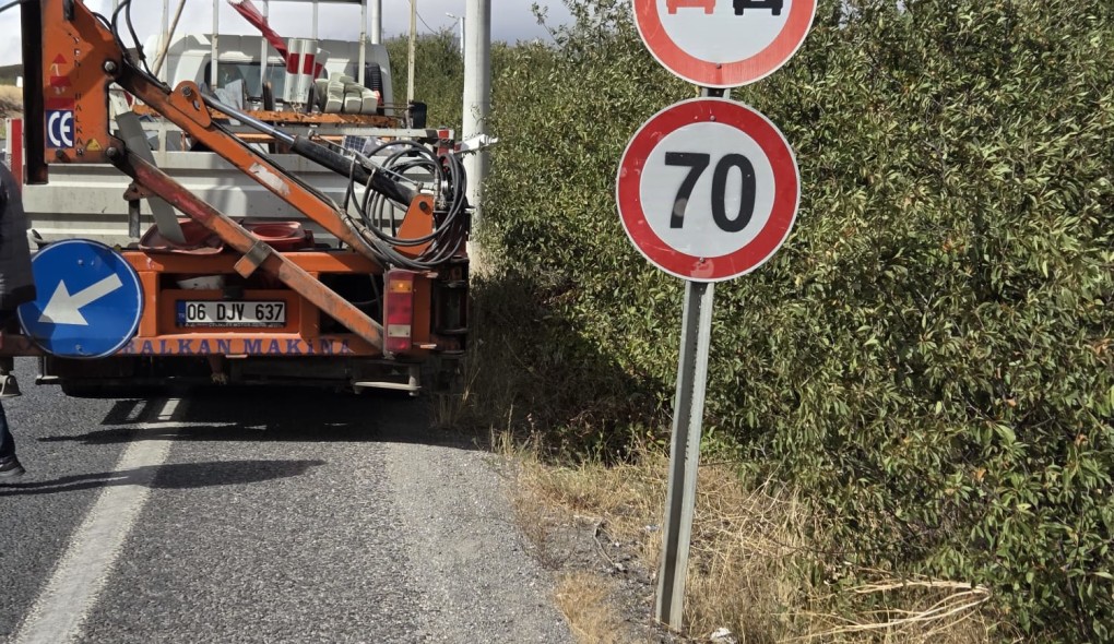 32 Bin 845 Trafik Levhası Kaldırıldı Ulaştırma ve Altyapı Bakanı Abdulkadir Uraloğlu, ülke genelinde karayollarında hız