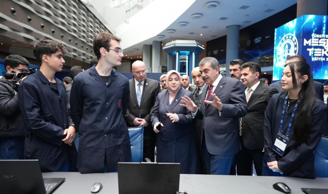 Bakan Tekin, “Türkiye Yüzyılı Mesleki Ve Teknik Eğitim Zirvesi”ne Katıldı Millî Eğitim Bakanı Yusuf Tekin, İstanbul’da düzenlenen “Türkiye Yüzyılı Mesleki