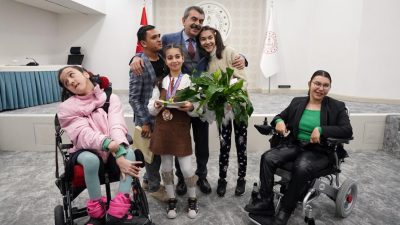 Millî Eğitim Bakanı Yusuf Tekin, “Engelli vatandaşlarımıza ve özel eğitime