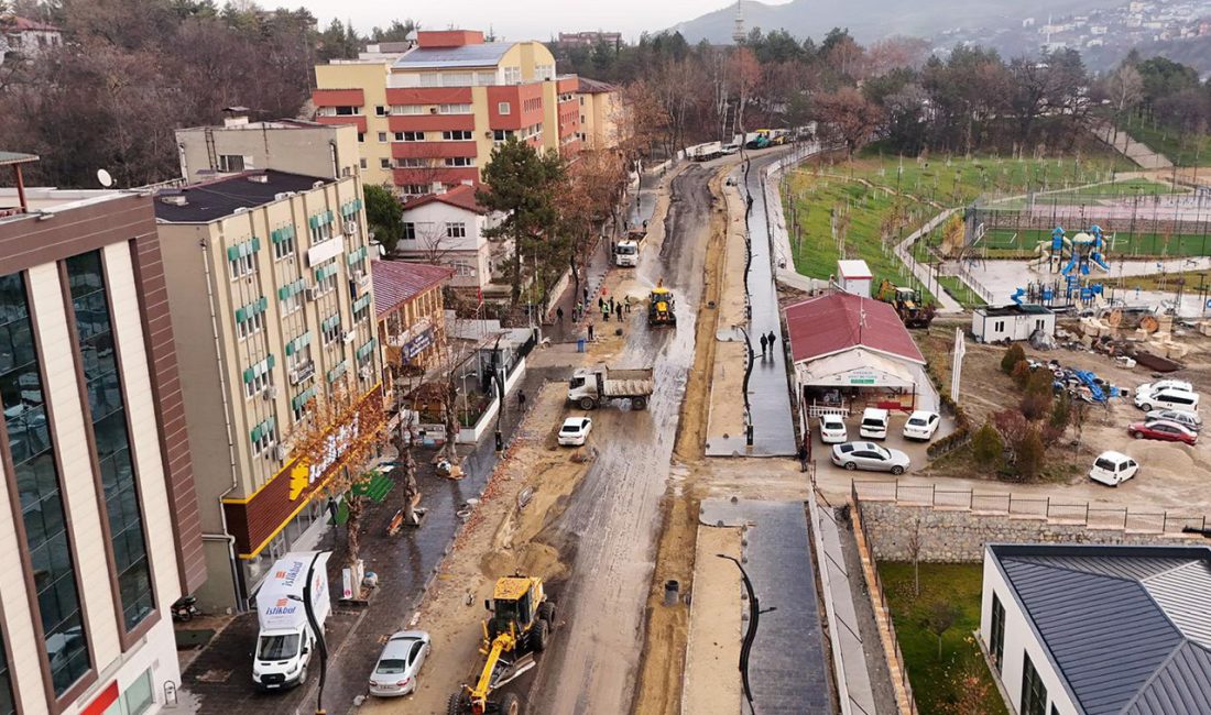 Karabük Belediyesi, şehir merkezinde altyapı ve üstyapı çalışmalarını aralıksız sürdürüyor.