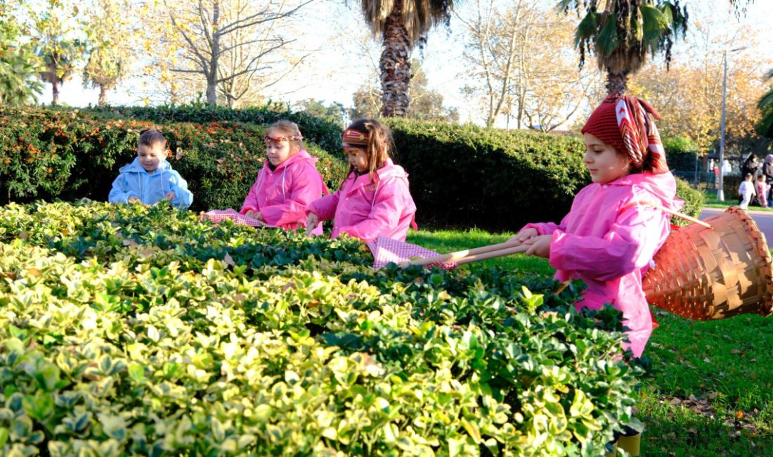 Kocaeli Büyükşehir Belediyesi’ne bağlı Lokomotif Çocuk Köyü’nde eğitim gören minikler,