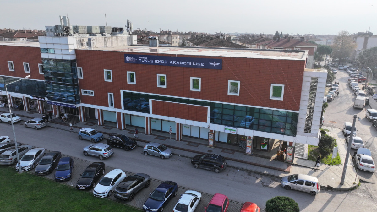 Derince Yunus Emre Akademi Lise, Yenikent Mahallesi Nursel Sokak’taki yeni