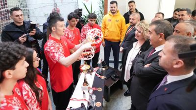 Millî Eğitim Bakanı Yusuf Tekin, Arnavutköy’deki İbrahim Özaydın Mesleki ve