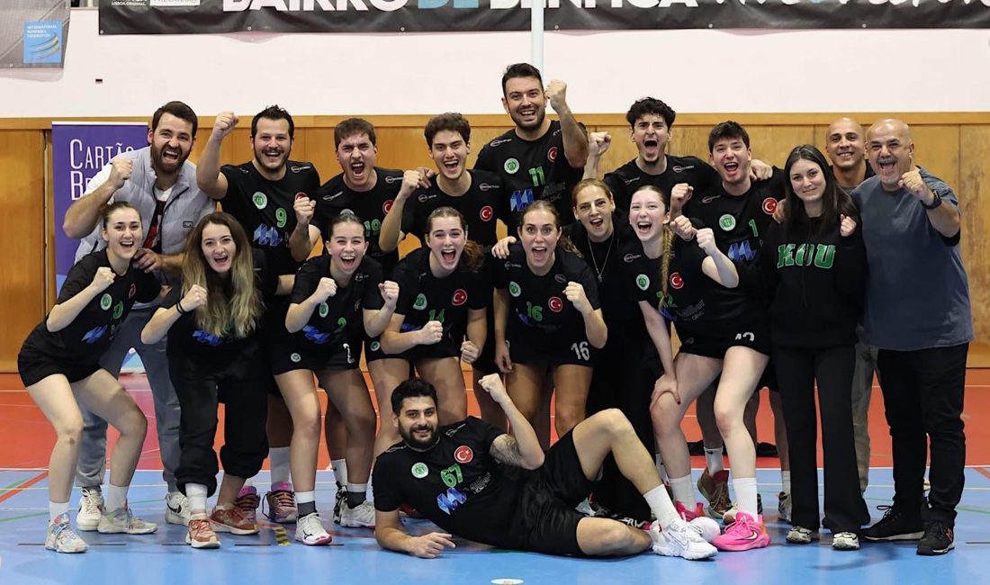 Türkiye Korfbol Ligi’ni 2. sırada tamamlayan Kocaeli Üniversitesi Spor Kulübü