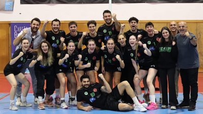Türkiye Korfbol Ligi’ni 2. sırada tamamlayan Kocaeli Üniversitesi Spor Kulübü
