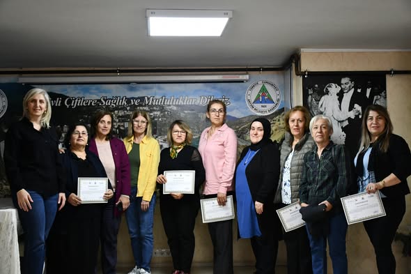 “Artvin’de Üreten Eller El Emeği Ürünlerini Markalaştırıyor, Katma Değere Dönüştürüyor” Projesi “Artvin’de Üreten Eller El Emeği Ürünlerini Markalaştırıyor, Katma Değere Dönüştürüyor”